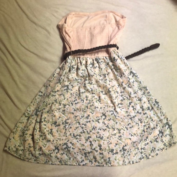 Dress - Picture 2 of 3